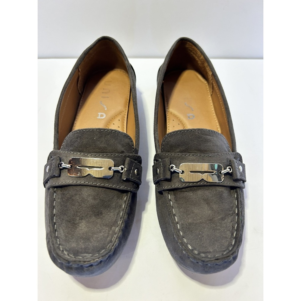 Unisa‎ Gray Suede Loafers Women's Size 8.5M Unrose-y Silver Buckle EUC